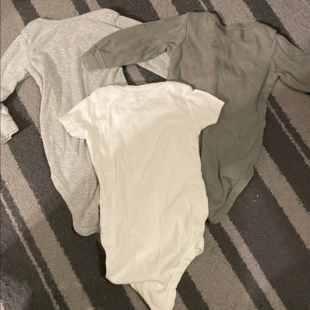 Carter’s long & short sleeves bodysuit onesies